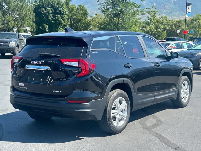 Used 2024 GMC Terrain SLE AWD/4WD image 3