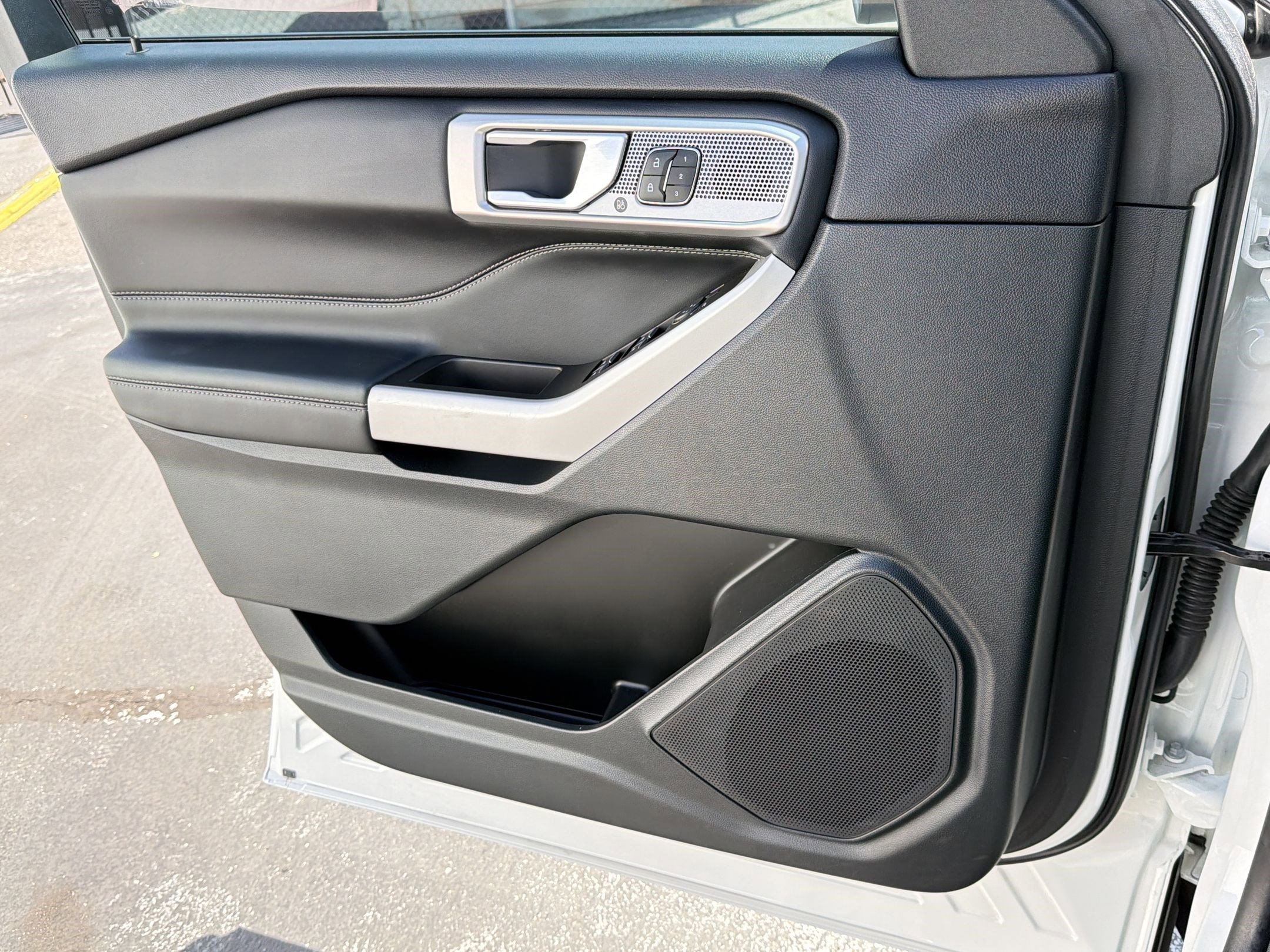 Used 2023 Ford Explorer Limited w/ Equipment Group 301A image 20