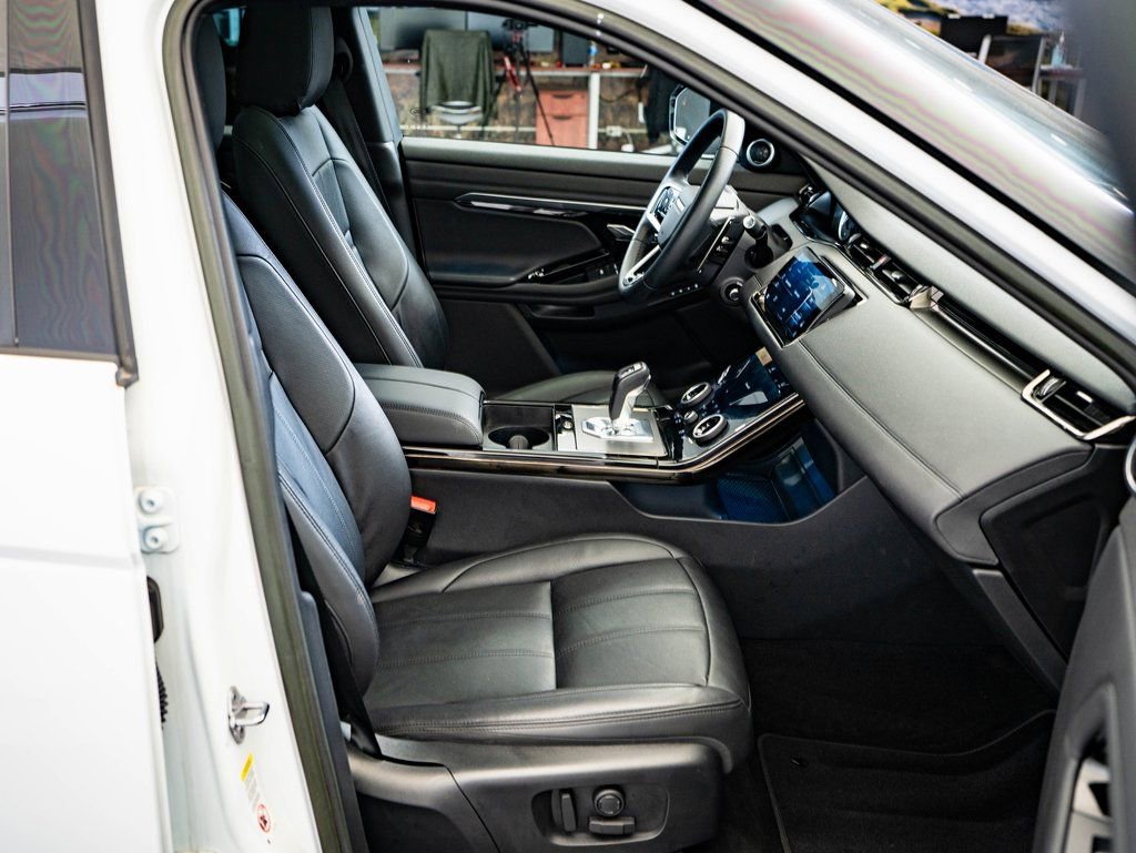 Used 2023 Land Rover Range Rover Evoque R-Dynamic SE image 24