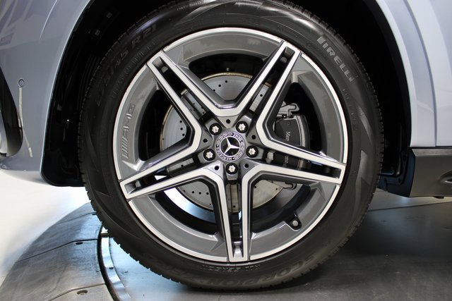 Used 2025 Mercedes-Benz GLS 450 4MATIC w/ AMG Line Exterior image 34