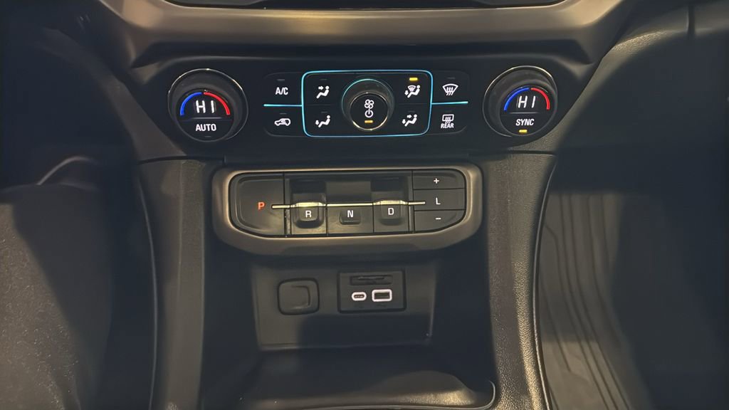 Used 2023 GMC Acadia AT4 w/ Technology Package image 29