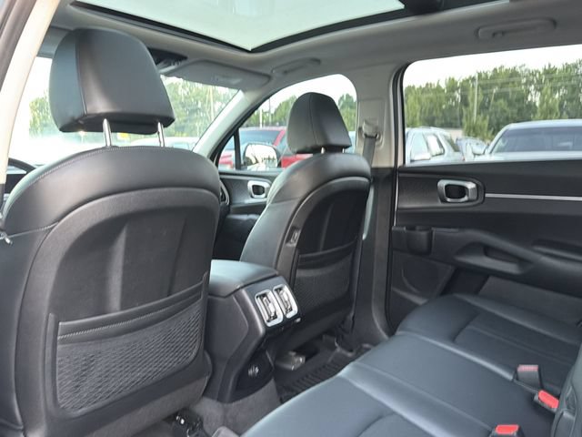 Used 2024 Kia Sorento S w/ Panoramic Sunroof Package FWD image 12