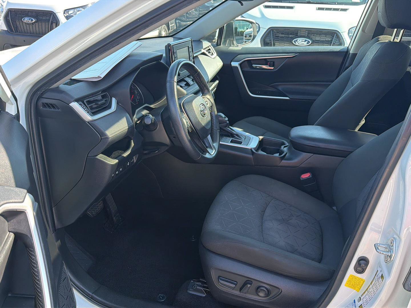 Used 2021 Toyota RAV4 XLE w/ Convenience Package AWD/4WD image 10