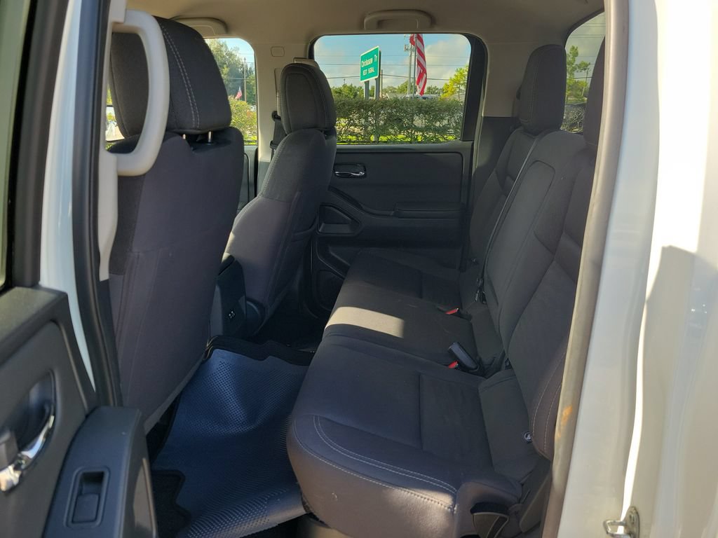 Certified 2024 Nissan Frontier SV RWD image 10