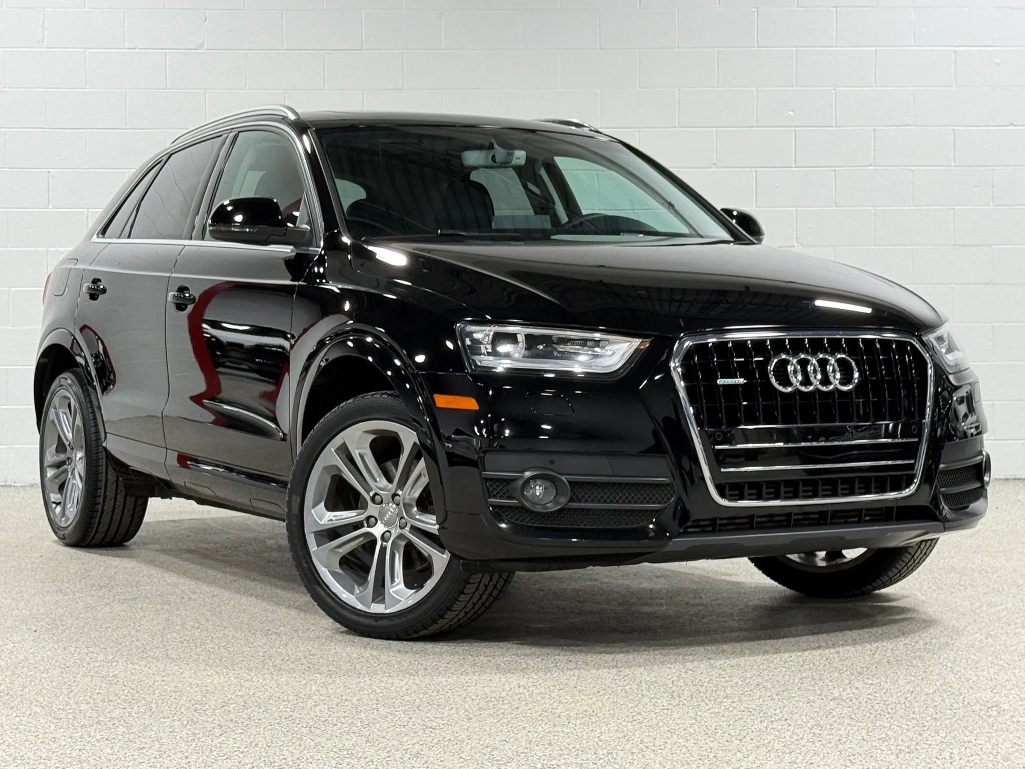 Used 2015 Audi Q3 2.0T Prestige w/ Prestige Package AWD/4WD image 4