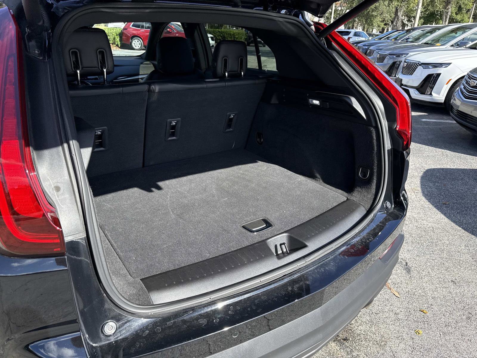 Used 2023 Cadillac XT4 Luxury w/ Cold Weather Package image 11