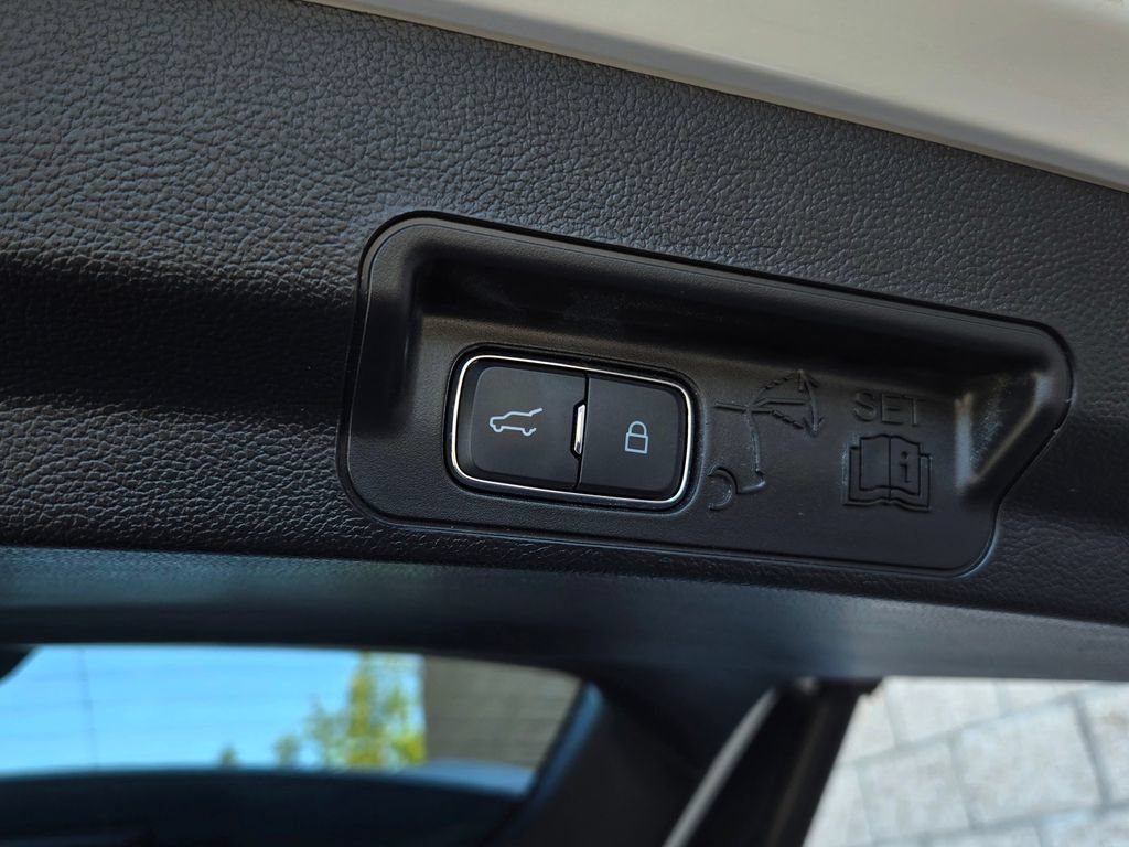 Used 2023 Ford Explorer ST w/ Equipment Group 401A AWD/4WD image 39
