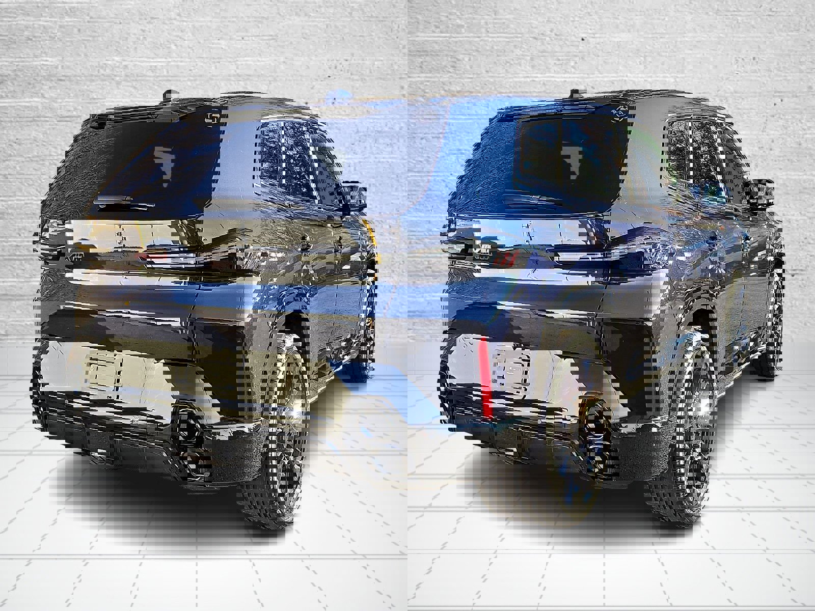 New 2026 BMW XM Label Red image 4