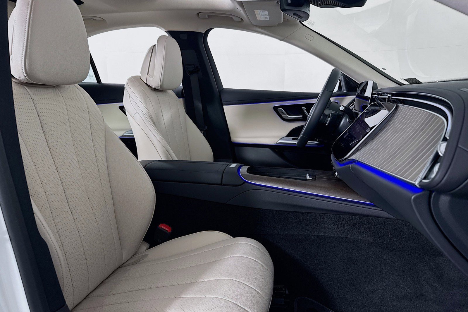 Used 2026 Mercedes-Benz E 450 4MATIC Sedan image 7