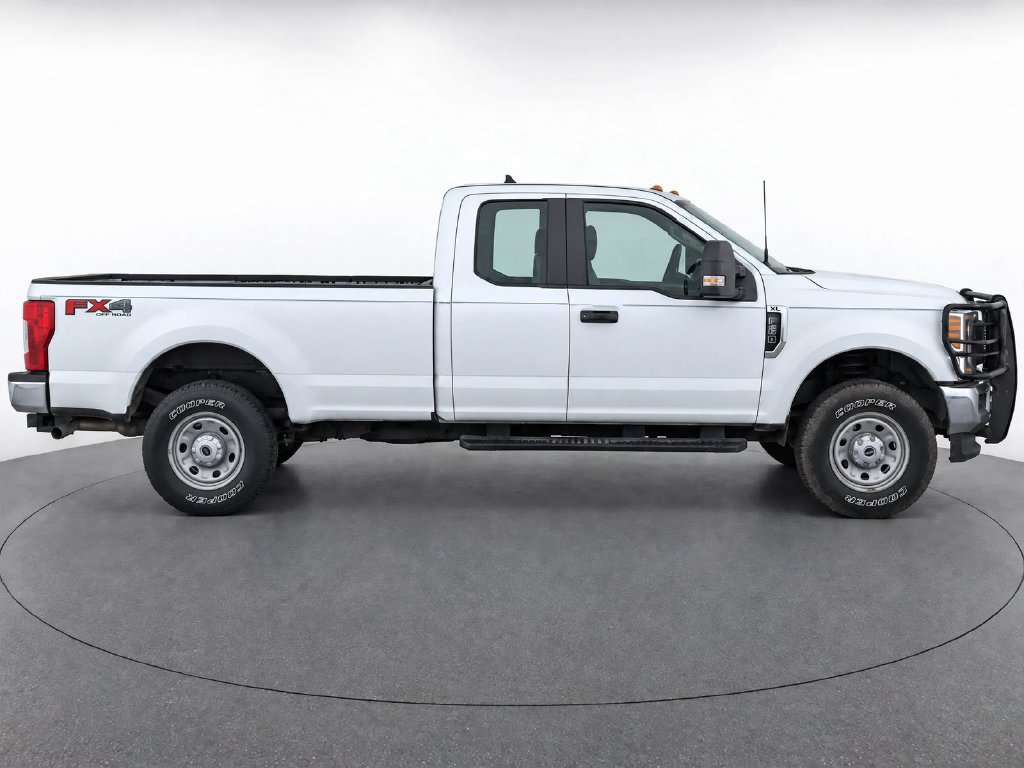 Used 2018 Ford F250 XL w/ Power Equipment Group AWD/4WD image 2