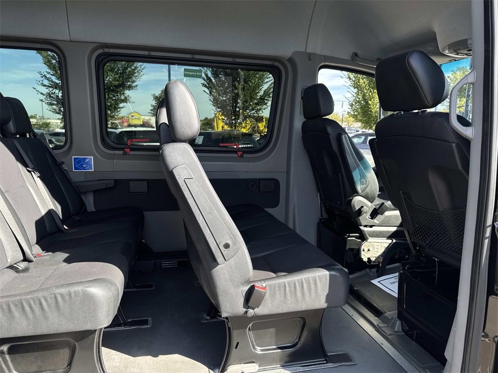 Used 2018 Mercedes-Benz Sprinter 2500 image 11