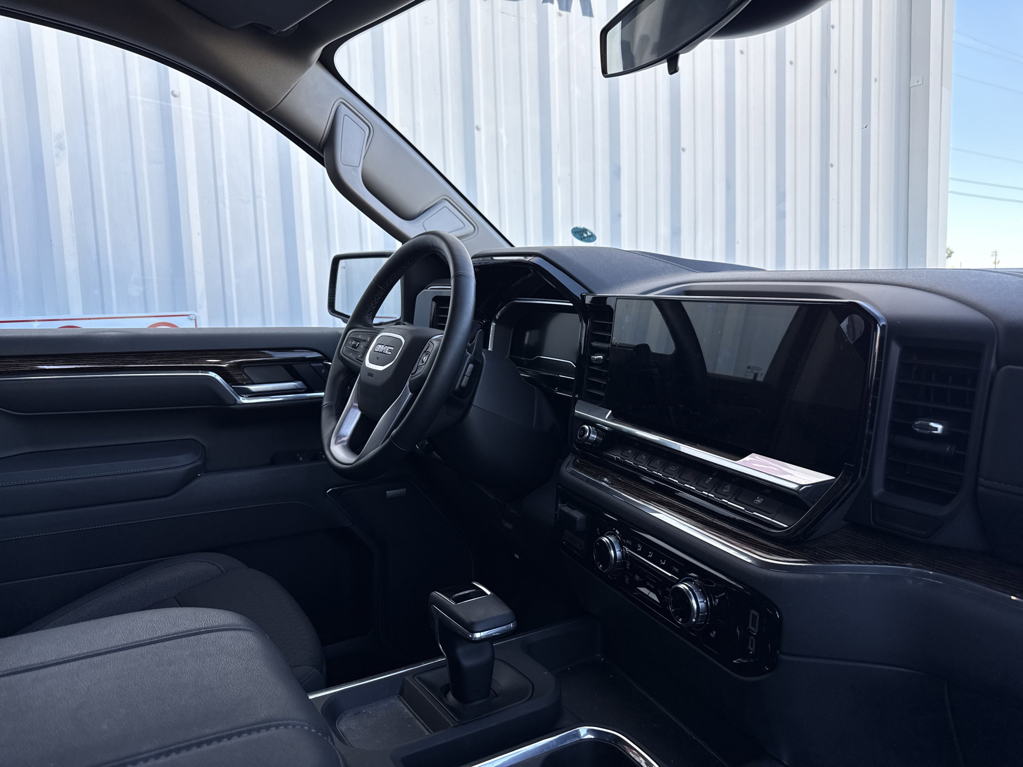 Used 2025 GMC Sierra 1500 Elevation image 47