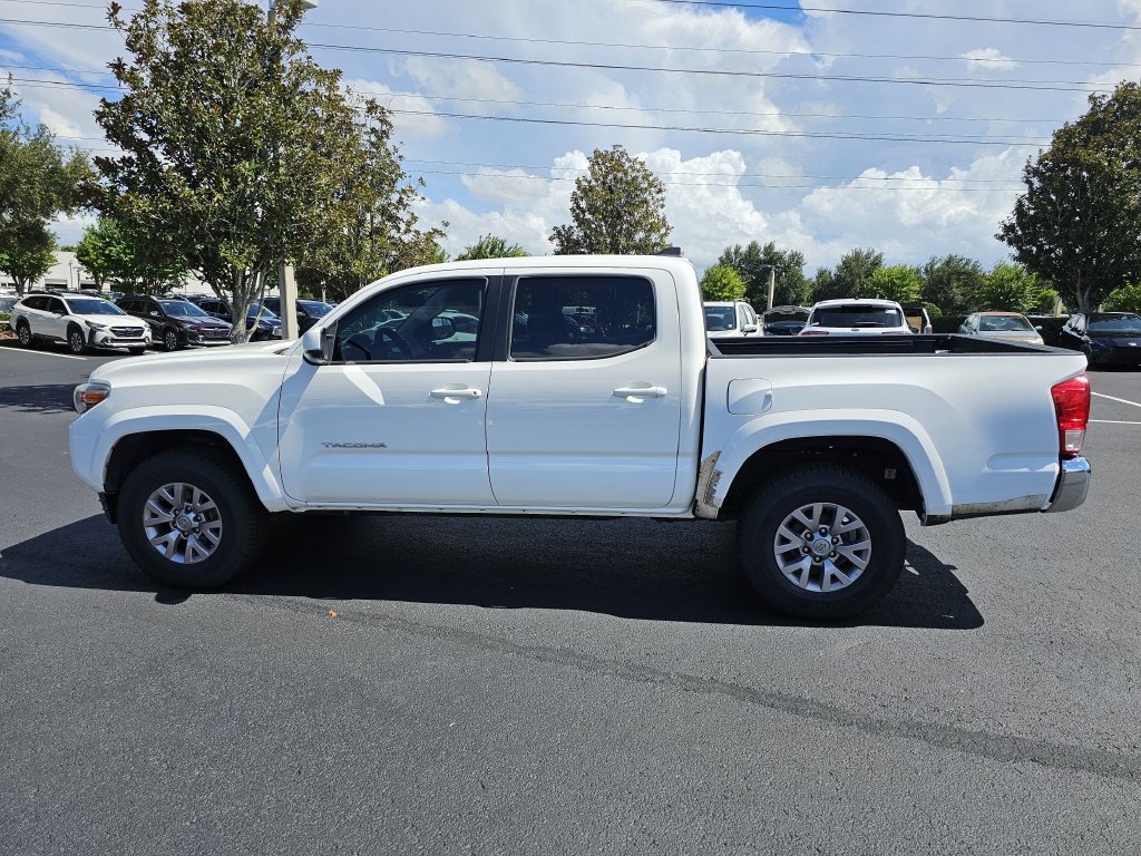 Used 2017 Toyota Tacoma SR5 w/ Tow Package RWD image 5