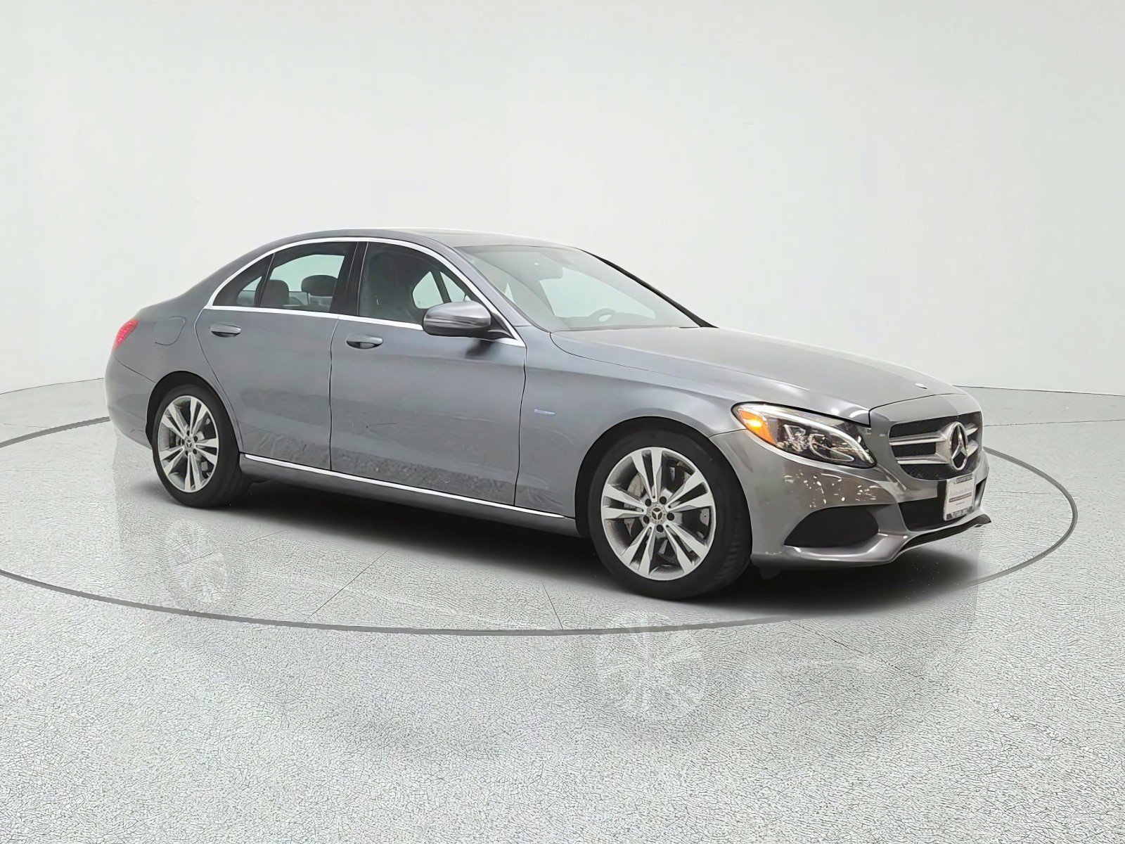 Used 2018 Mercedes-Benz C 350e Sedan image 3