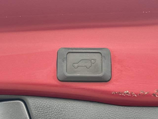Used 2020 Toyota RAV4 XLE Premium FWD image 36