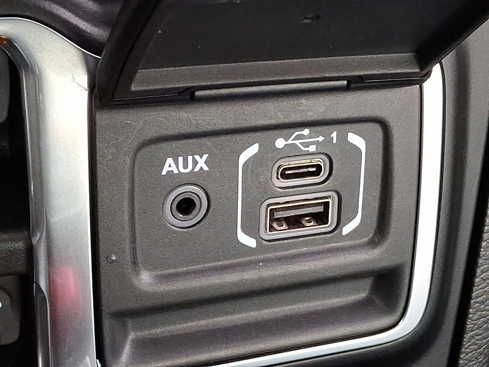 Certified 2022 Jeep Gladiator Overland AWD/4WD image 26