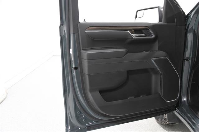 Used 2025 Chevrolet Silverado 1500 LT image 4