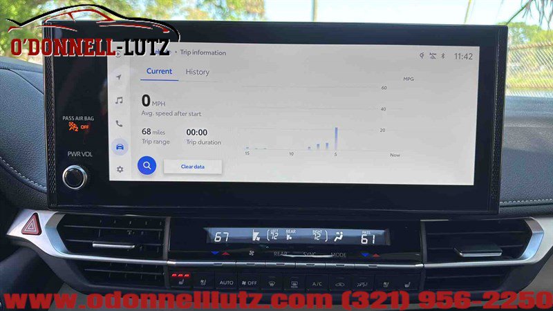 Used 2025 Toyota Sienna Platinum image 31