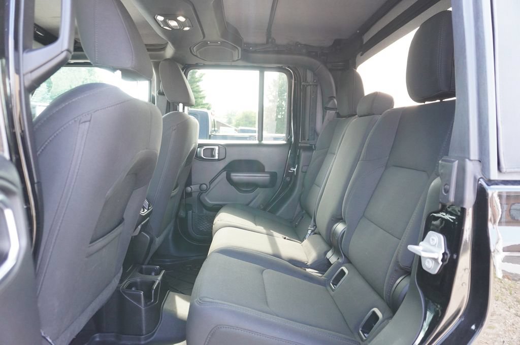 Used 2021 Jeep Gladiator Sport AWD/4WD image 4