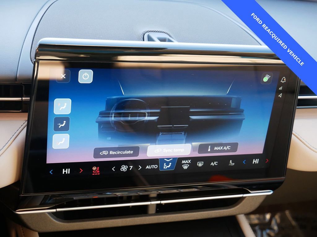 Used 2025 Lincoln Nautilus Reserve image 22