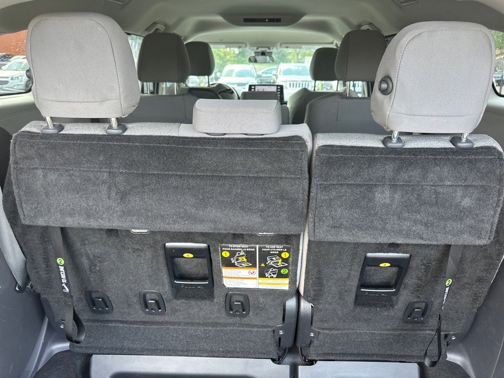 Used 2022 Toyota Sienna LE image 12