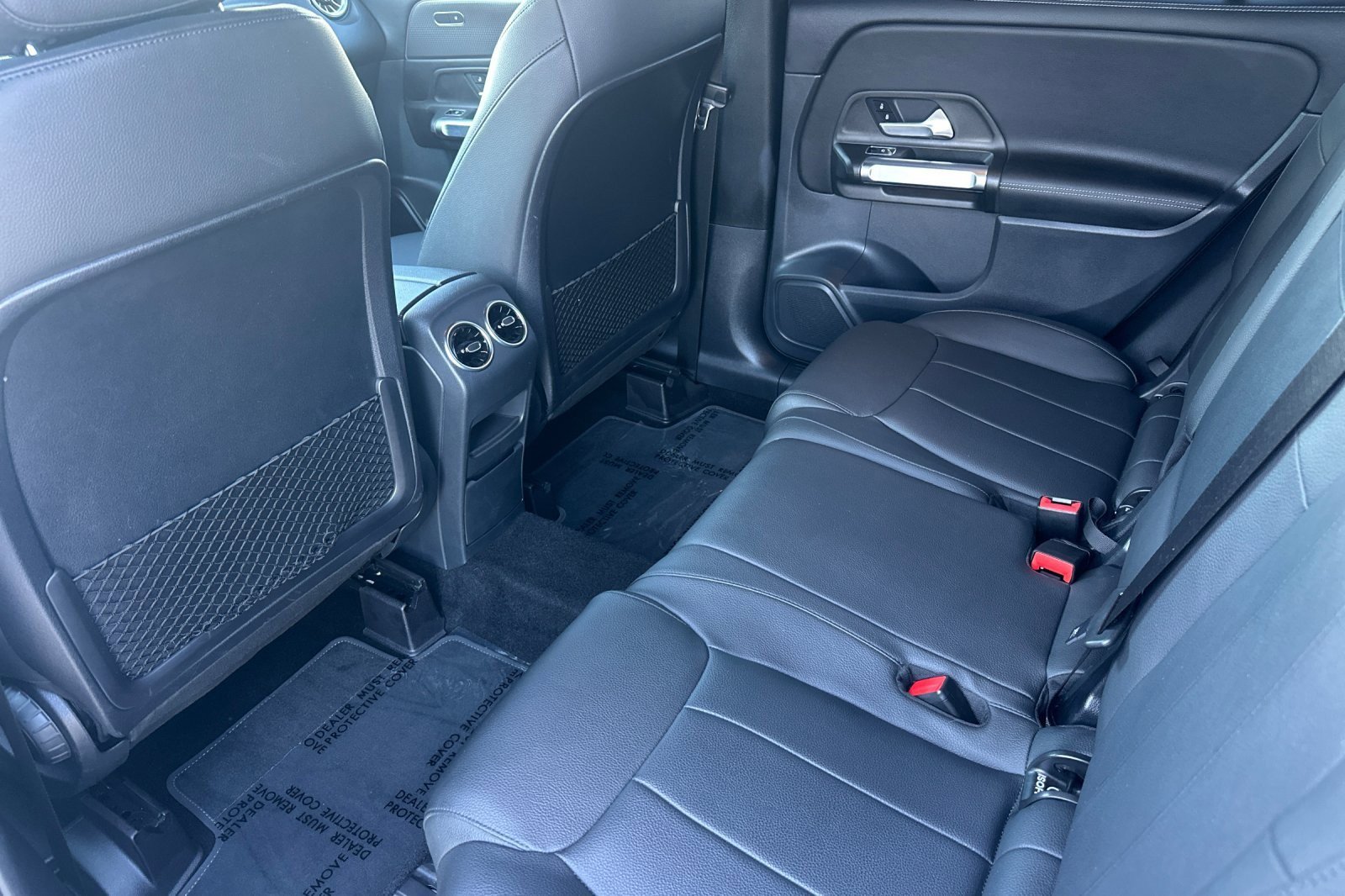 Used 2022 Mercedes-Benz GLB 250 4MATIC image 11