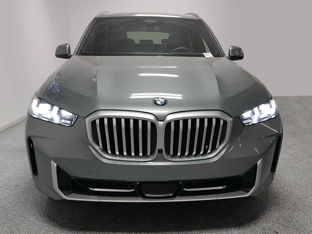 Used 2026 BMW X5 xDrive40i w/ Premium Package AWD/4WD image 2