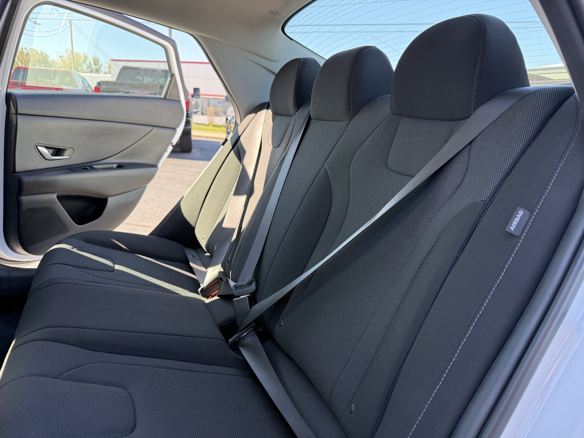 Used 2025 Hyundai Elantra SE FWD image 29