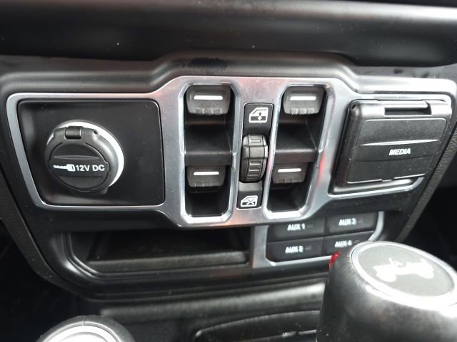 Used 2020 Jeep Wrangler Unlimited Sahara image 8