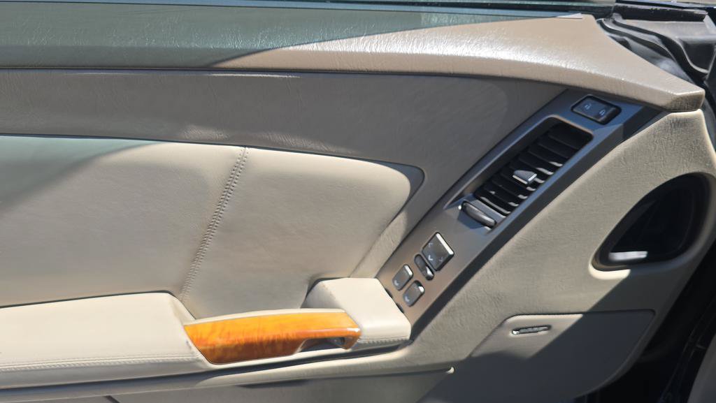 Used 2005 Cadillac XLR RWD image 14