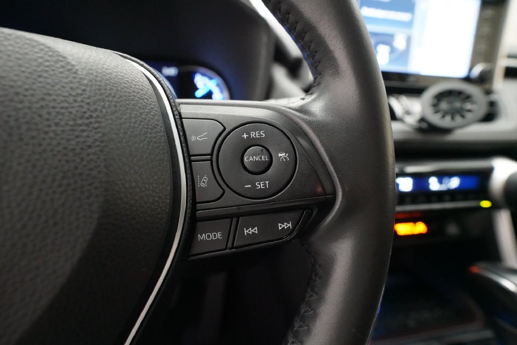 Used 2019 Toyota RAV4 Limited AWD/4WD image 19