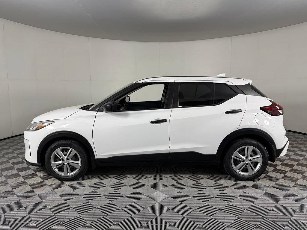 Used 2023 Nissan Kicks S FWD image 10