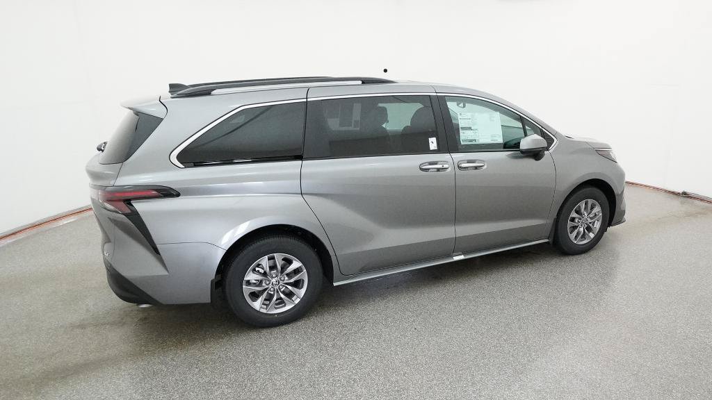 New 2026 Toyota Sienna XLE FWD image 13