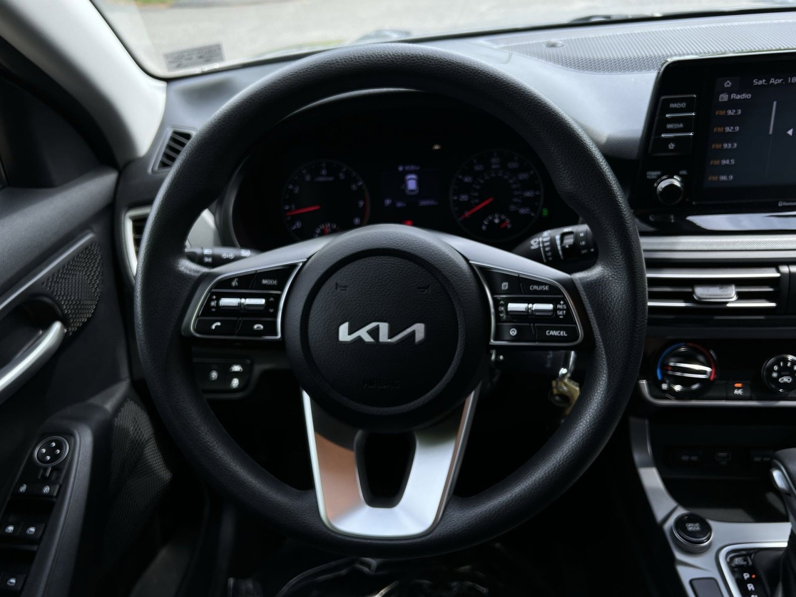 Used 2023 Kia Seltos LX AWD/4WD image 32