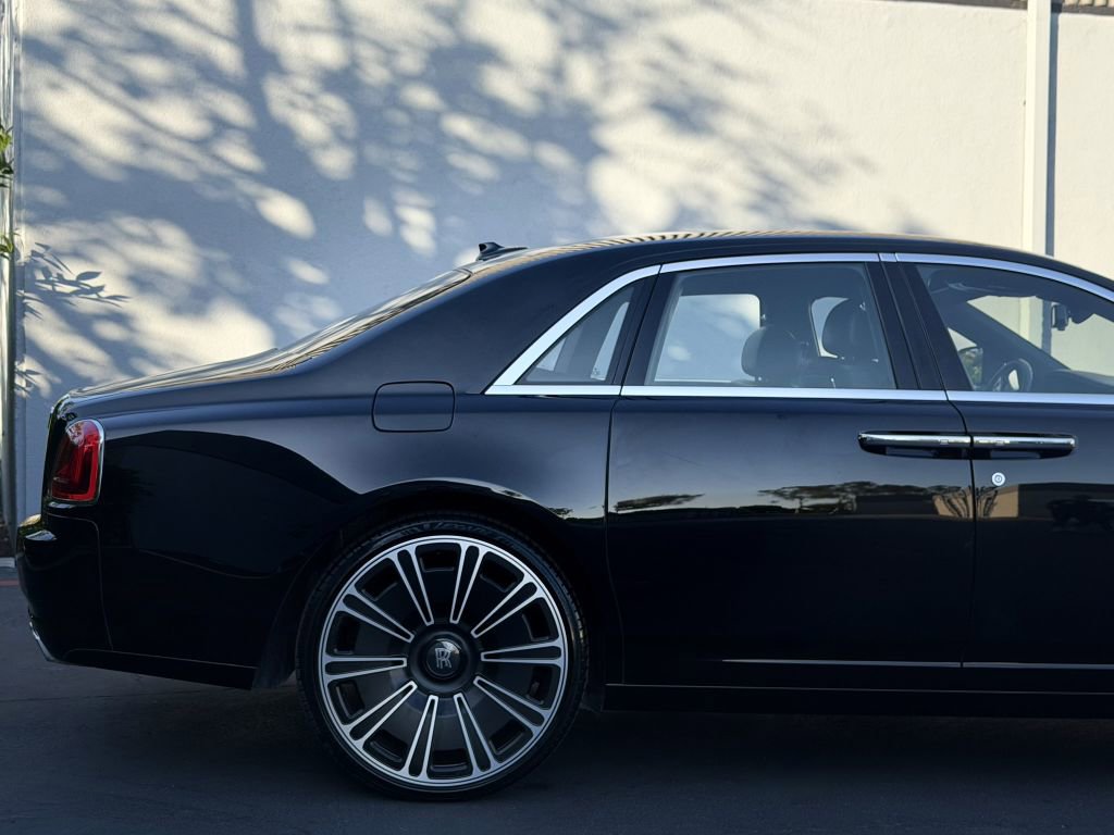 Used 2014 Rolls-Royce Ghost RWD image 4