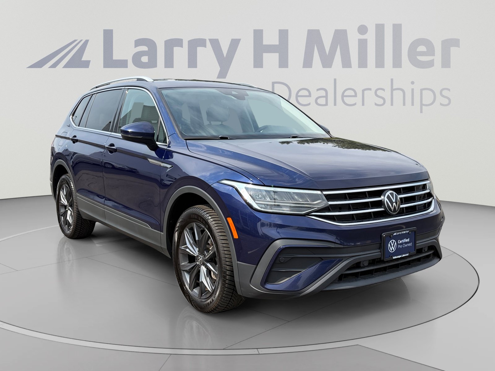 Used 2024 Volkswagen Tiguan SE AWD/4WD image 7