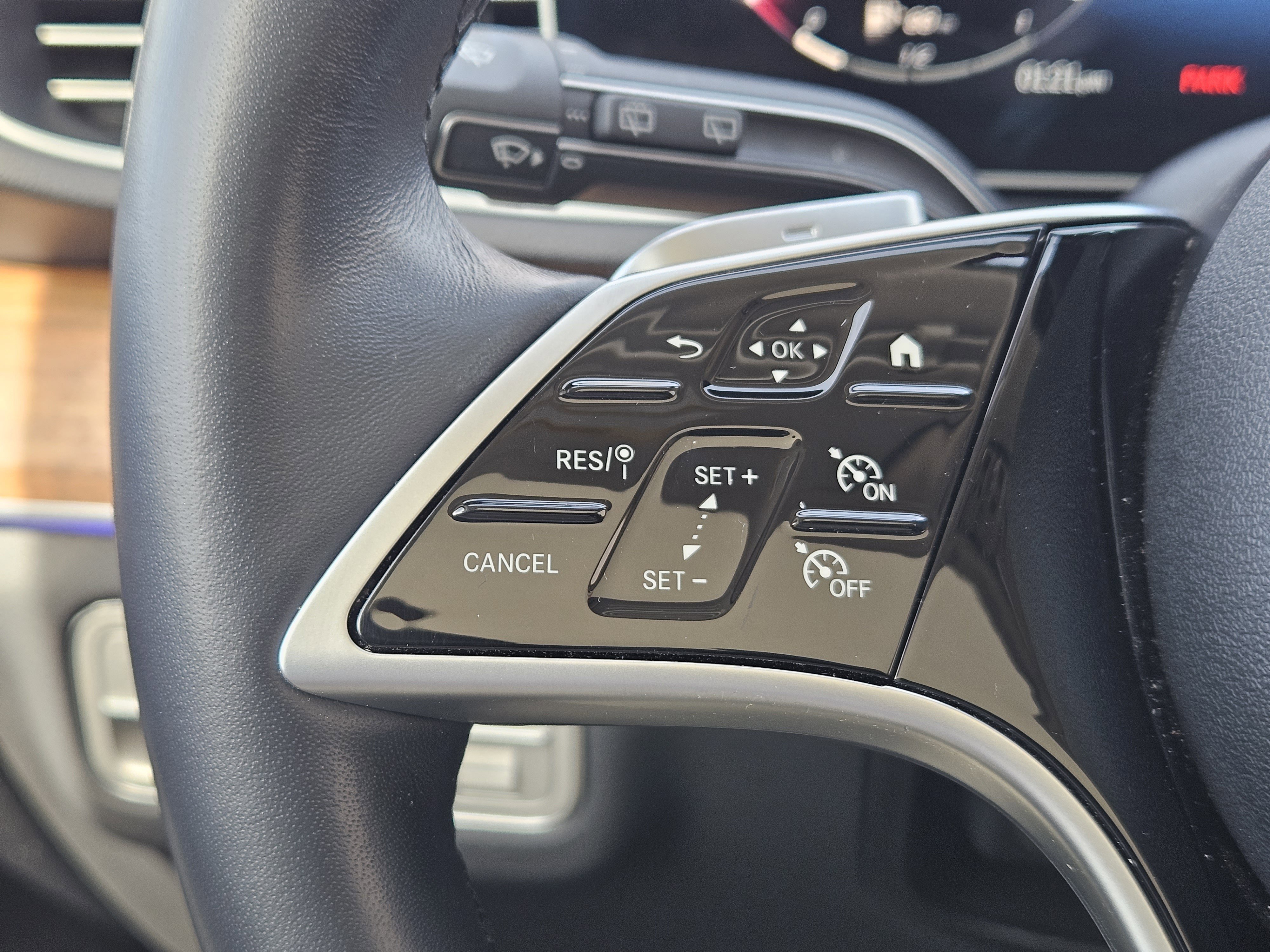 Certified 2025 Mercedes-Benz GLE 350 4MATIC image 27