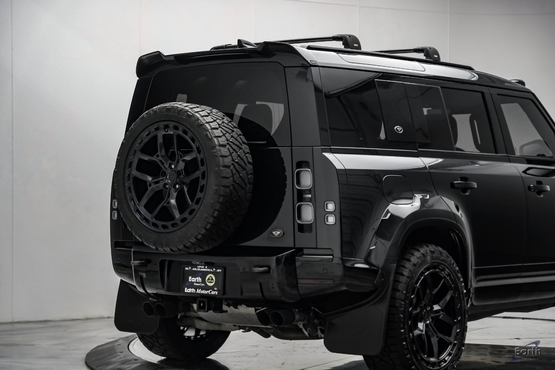 Used 2022 Land Rover Defender 110 V8 AWD/4WD image 18