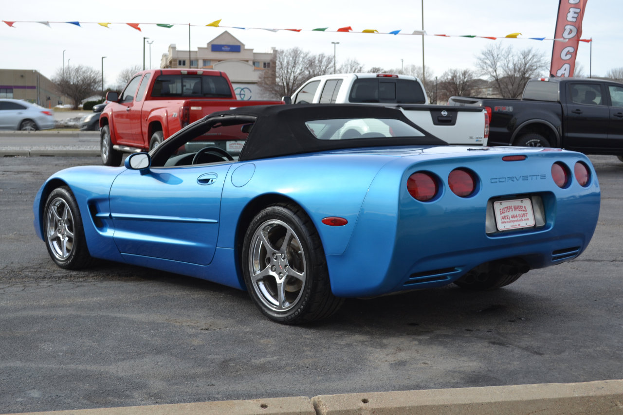Used 2000 Chevrolet Corvette Convertible w/ Memory Pkg image 4