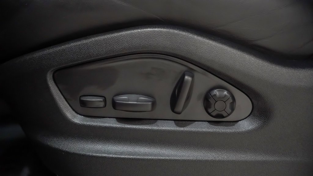 Certified 2025 Porsche Cayenne Coupe image 24