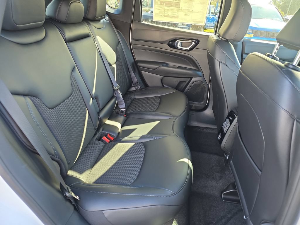 New 2026 Jeep Compass Latitude AWD/4WD image 37