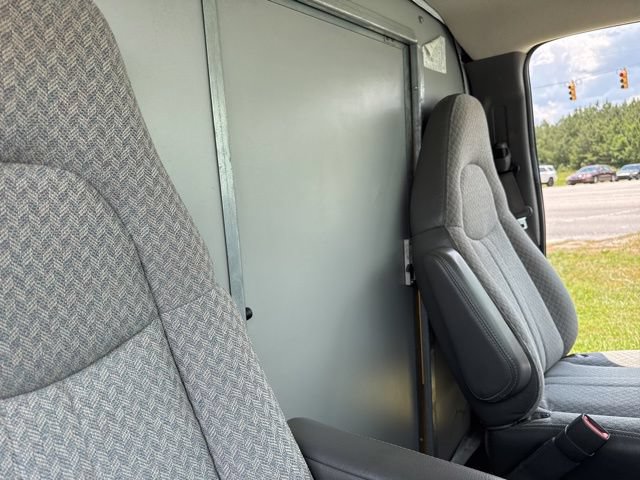 Used 2005 Chevrolet Express 3500 RWD image 20