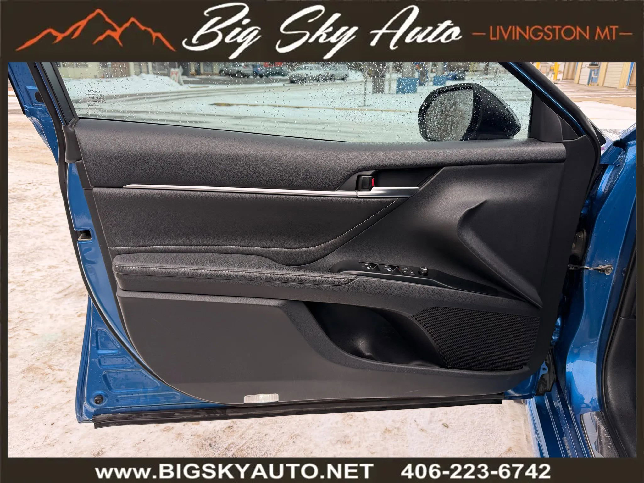 Used 2018 Toyota Camry XSE image 11