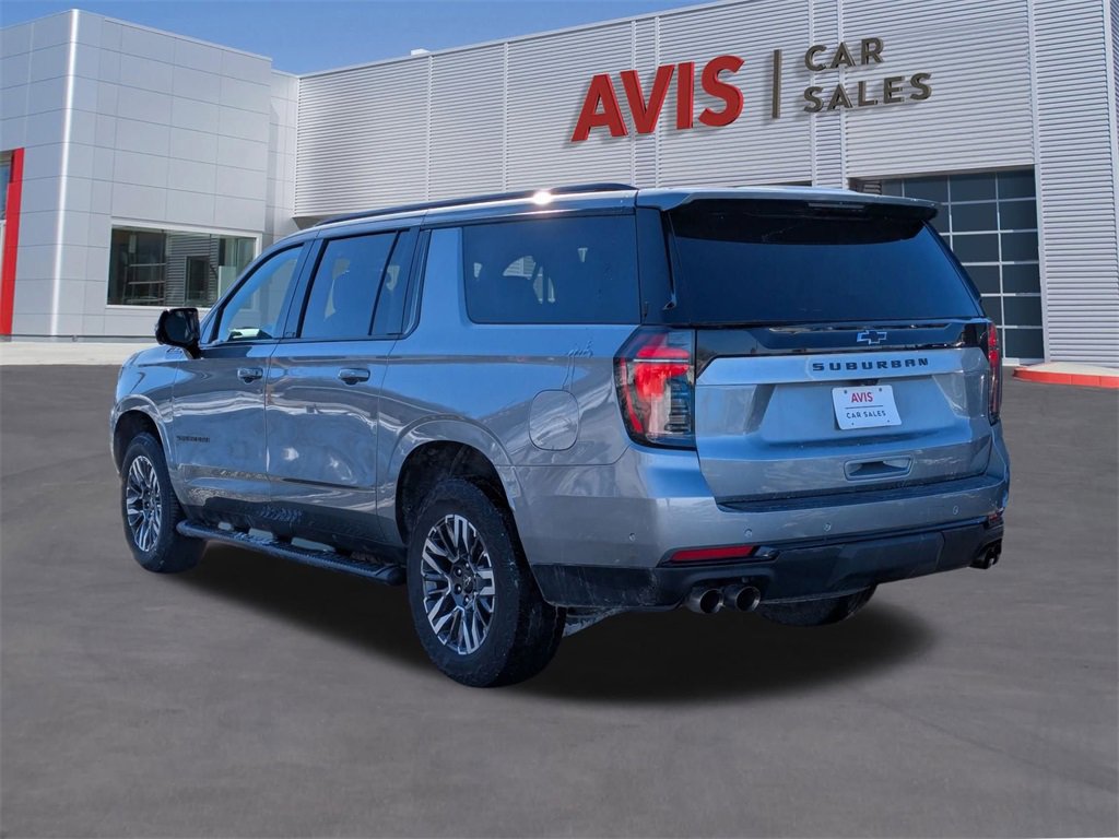 Used 2025 Chevrolet Suburban Z71 image 3