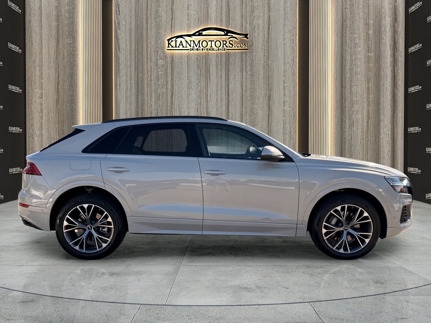 Used 2023 Audi Q8 Premium w/ Convenience Package image 8