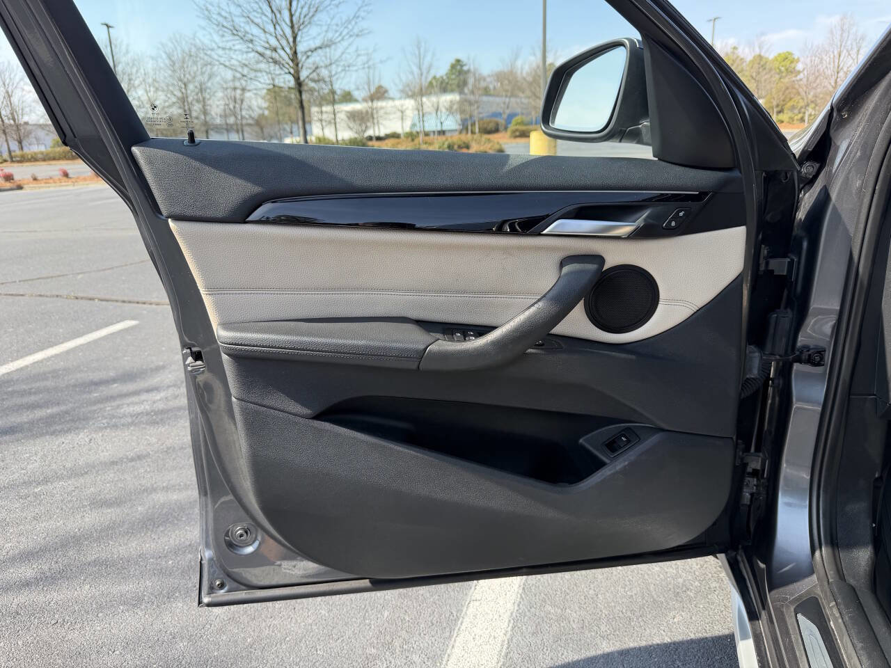 Used 2017 BMW X1 sDrive28i w/ Premium Package image 11