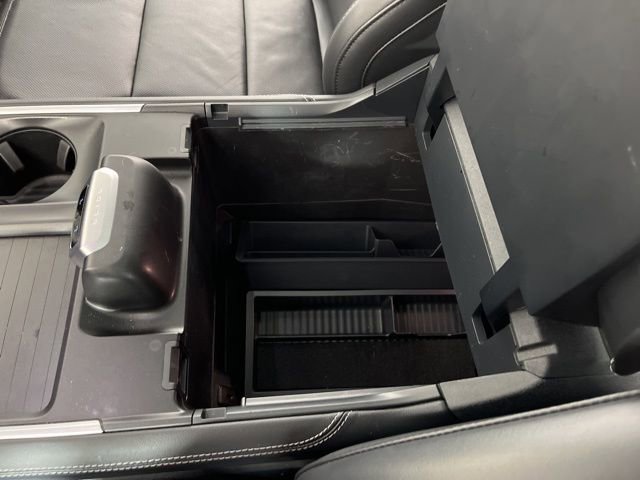 Used 2025 Ford Expedition Platinum image 28