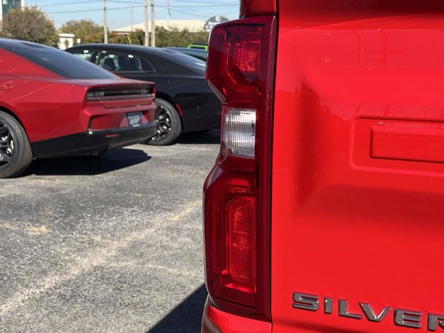 Used 2021 Chevrolet Silverado 1500 Custom Trail Boss AWD/4WD image 10