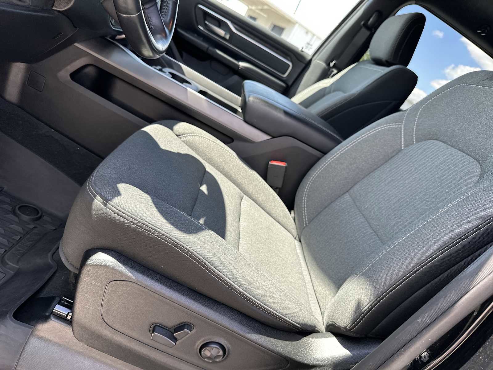 Used 2021 RAM 1500 Big Horn AWD/4WD image 11