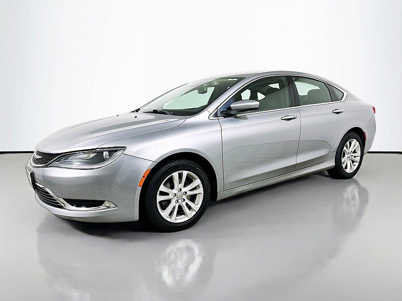 Used 2016 Chrysler 200 Limited image 3